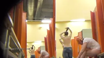 Подборка видео снятых скрытыми камерами в общественном душе