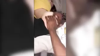 Негр жестко трахнул похотливую подружку в розовую киску после глубокого минета