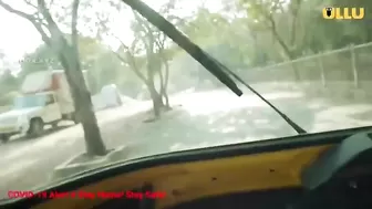 Зрелая индианка страстно трахается с молодым мужем при любой удобной возможности