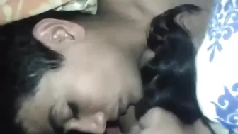 Индийская студентка трахается с молодым любовником пока тот снимает всё на камеру