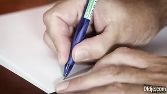 Старый препод отжарил пошлую студентку в рот и киску